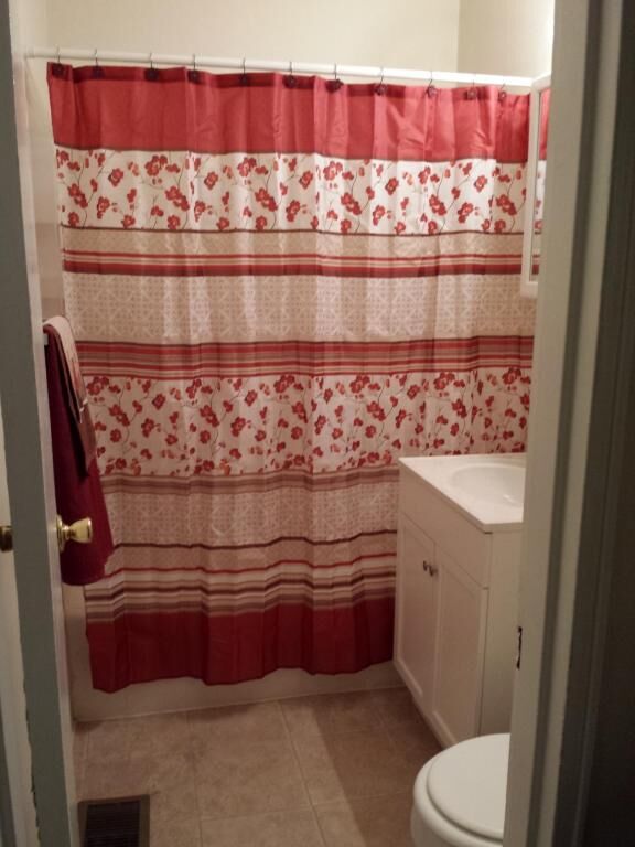 Property Photo: 880 Duke Road OH 43213