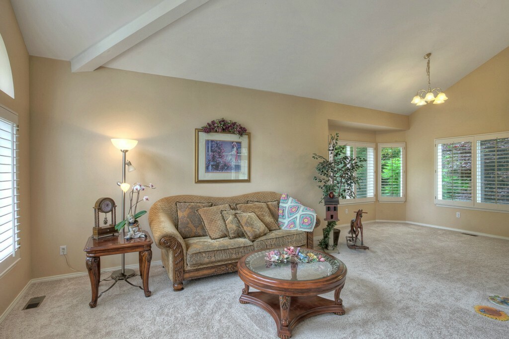 Property Photo: 910 199th Ave E WA 98391