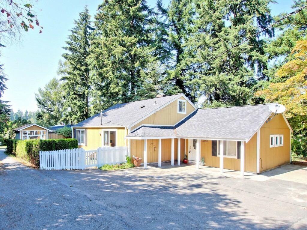 Property Photo:  15322 SE 38th Place  WA 98006 