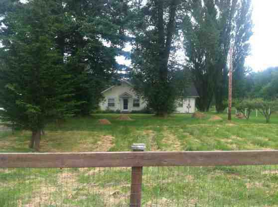 Property Photo:  825 Arrowhead Rd  WA 98282 