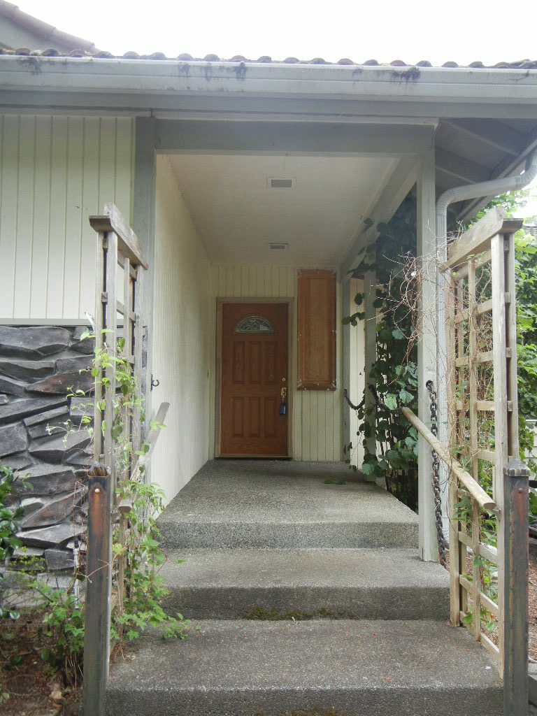 Property Photo: 6215 Alameda Ave W WA 98467
