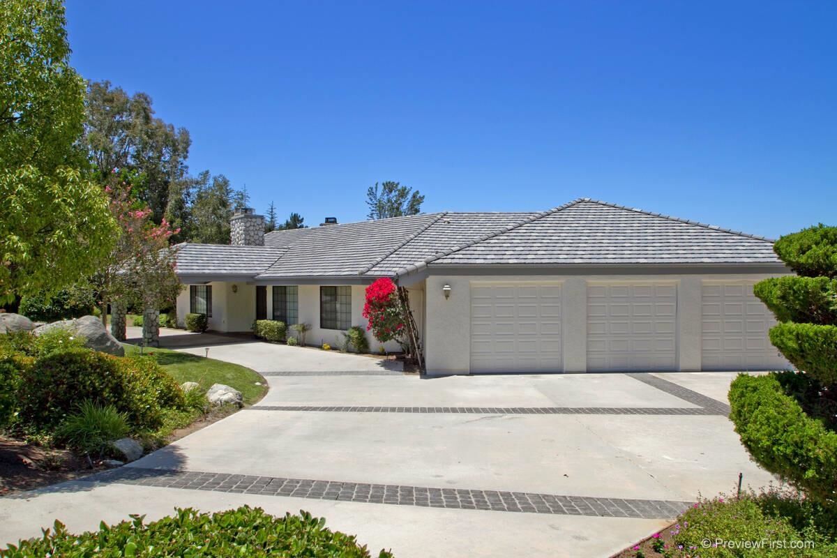 Property Photo:  17790 Valle Verde Rd  CA 92064 