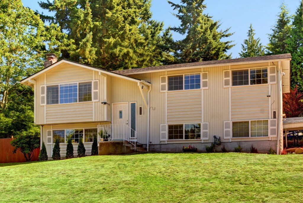 Property Photo:  600 220th St SW  WA 98021 