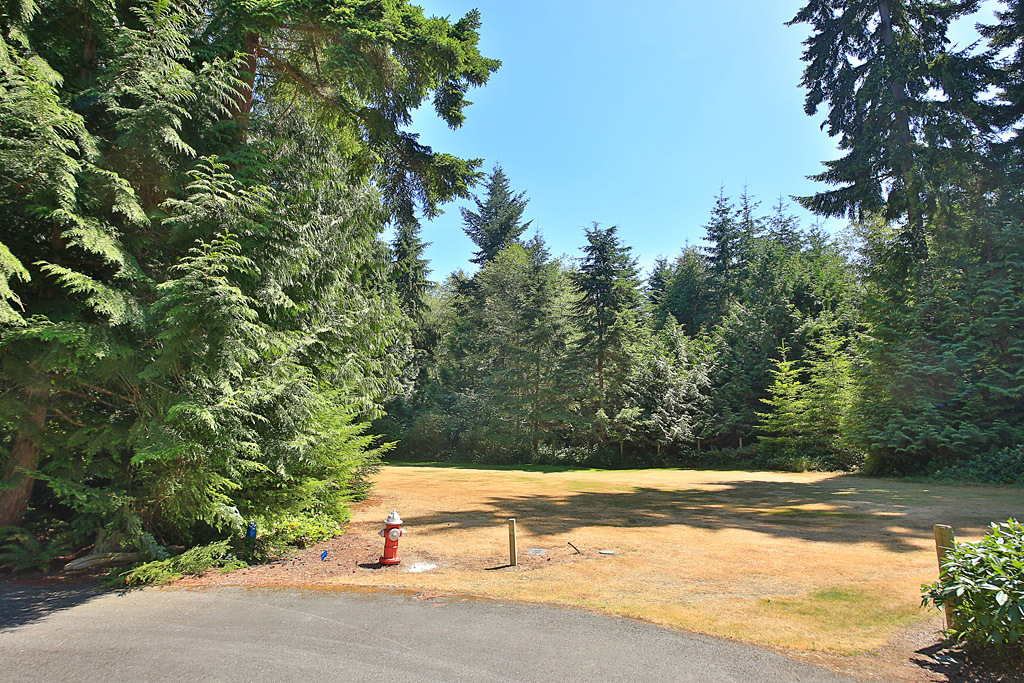 Property Photo: 1096 Woodside Lane WA 98260