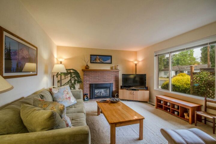 Property Photo: 1512 Shirley Place WA 98274