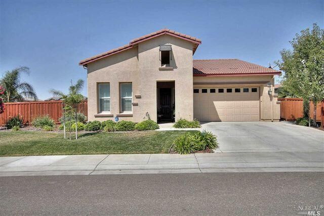 Property Photo:  924 Lancaster Street  CA 95687