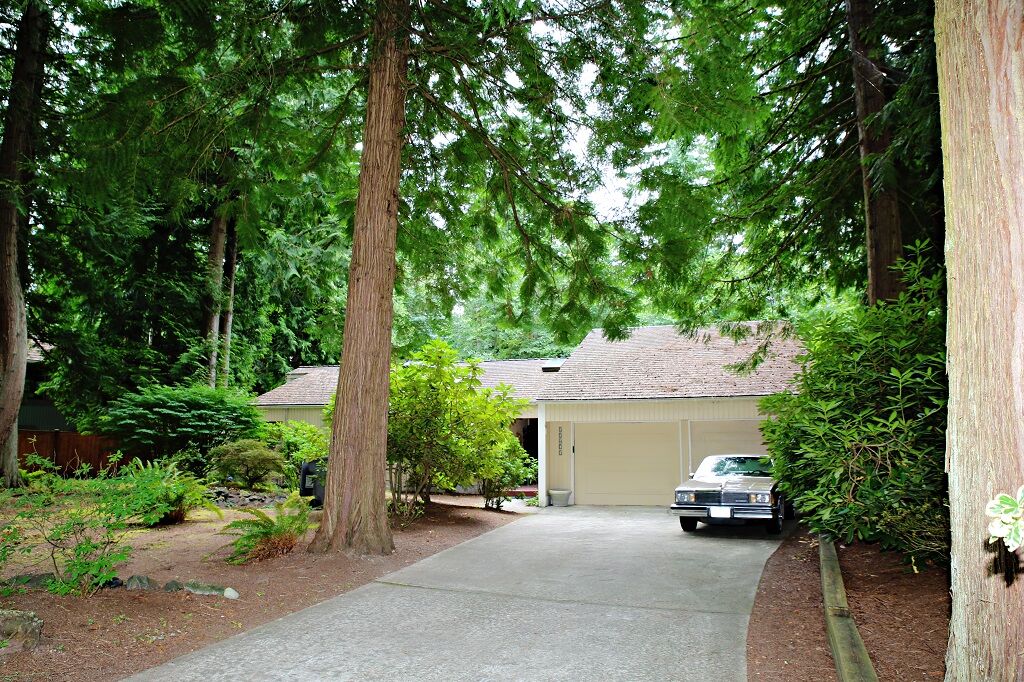 Property Photo: 21473 NE 20th Ct WA 98074