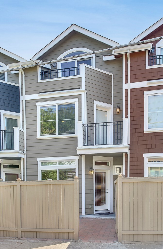 Property Photo: 215A 18th Ave E WA 98112