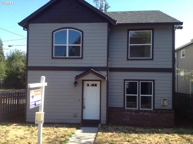 Property Photo:  9322 N Macrum Ave  OR 97203 