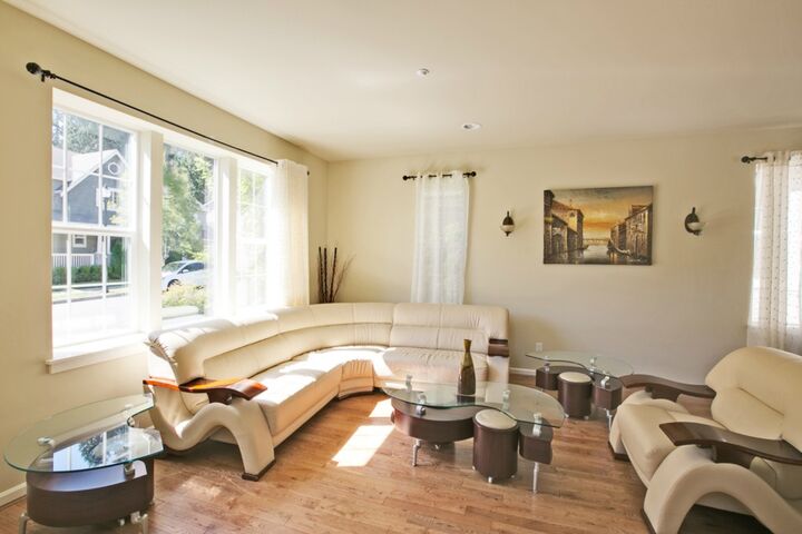 Property Photo: 16946 NE 120th St WA 98052