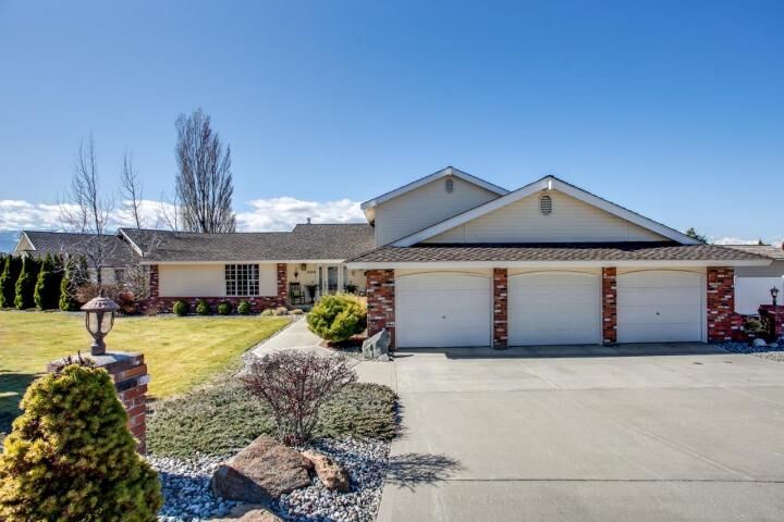 Property Photo:  2350 Grand Ave  WA 98802 