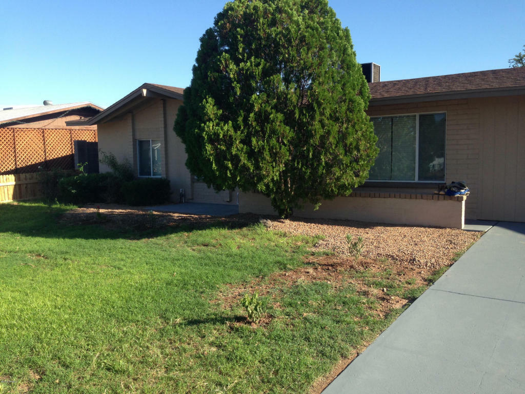 Property Photo:  655 E Garnet Avenue  AZ 85204 