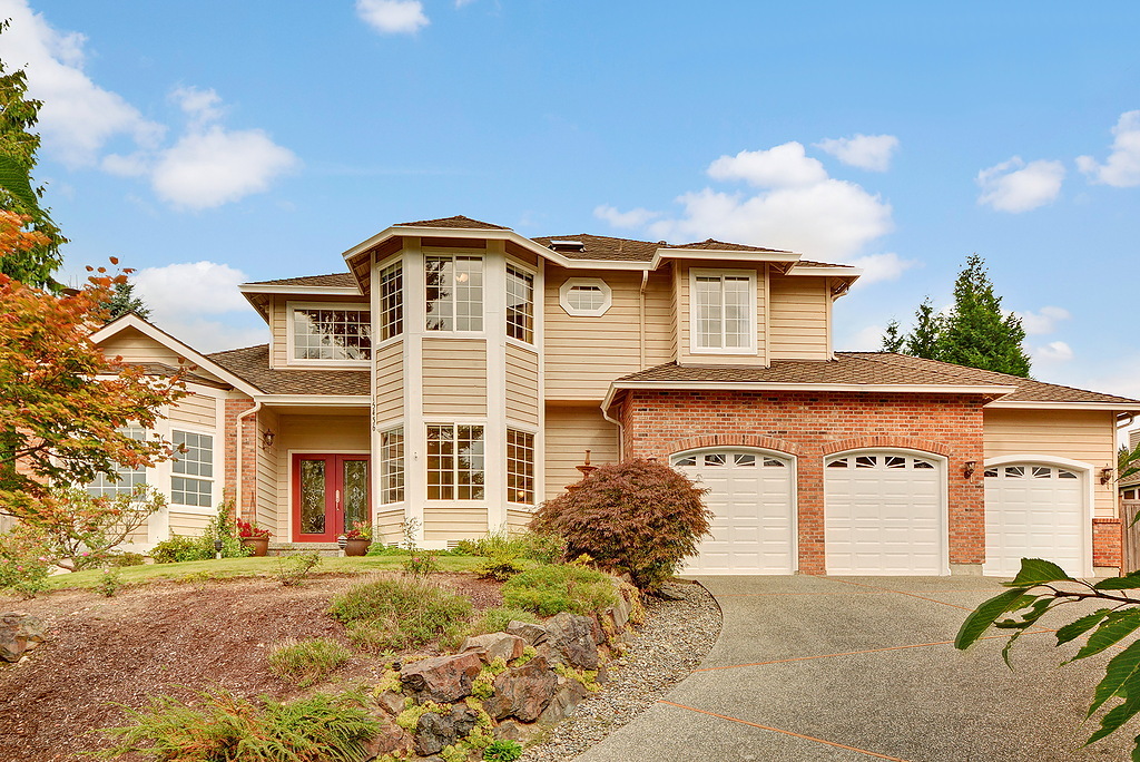Property Photo:  15436 SE 67th Place  WA 98006 