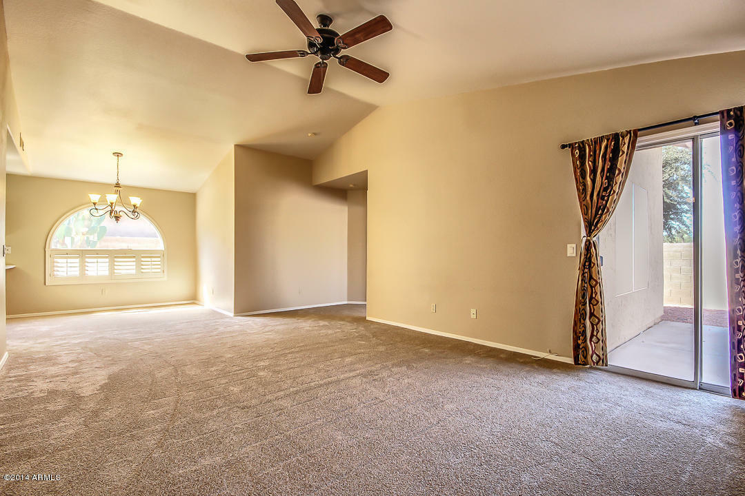 Property Photo:  1049 W Cantebria Drive  AZ 85233 