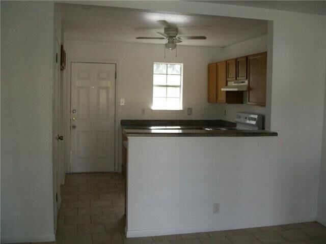 Property Photo: 6901 Stonleigh Place TX 78744