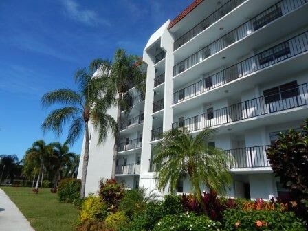 Property Photo:  3810 Via Poinciana 204  FL 33467 