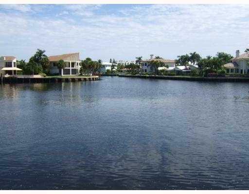 Property Photo:  892 E Jeffery Street  FL 33487 