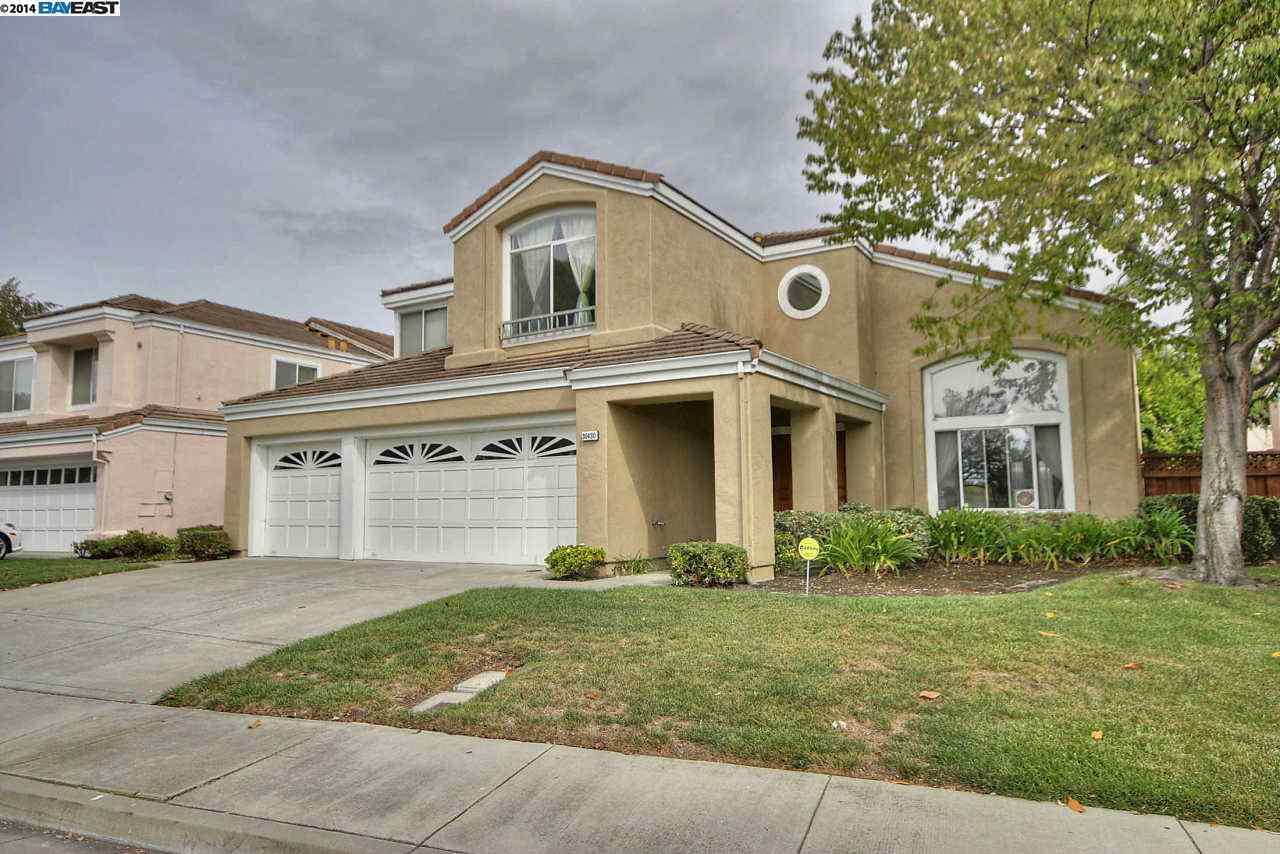 Property Photo: 30430 Meridien Cir CA 94587-1551