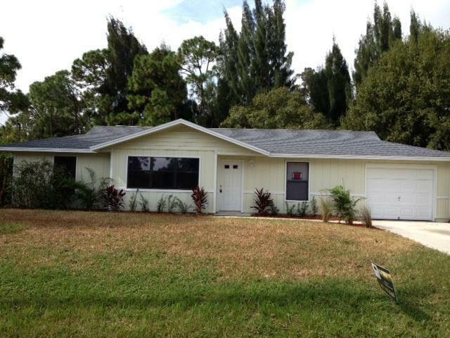 Property Photo:  5705 Seagrape Drive  FL 34982 