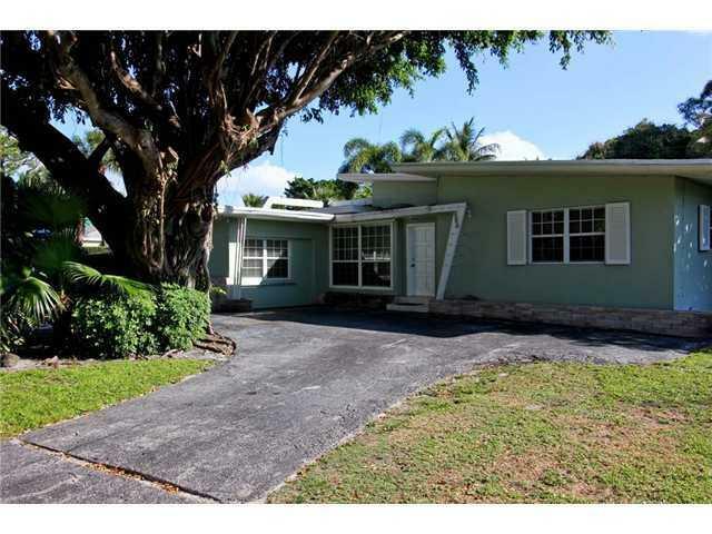 Property Photo:  331 NE 8th Avenue  FL 33483 