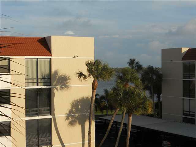 Property Photo: 3462 Causeway Boulevard 18-401 FL 34957