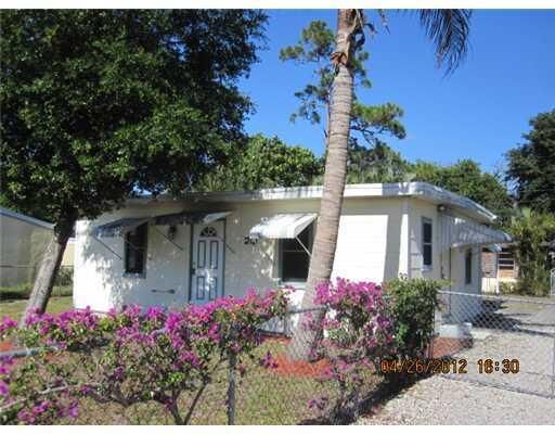 Property Photo:  212 Fleming  FL 33463 