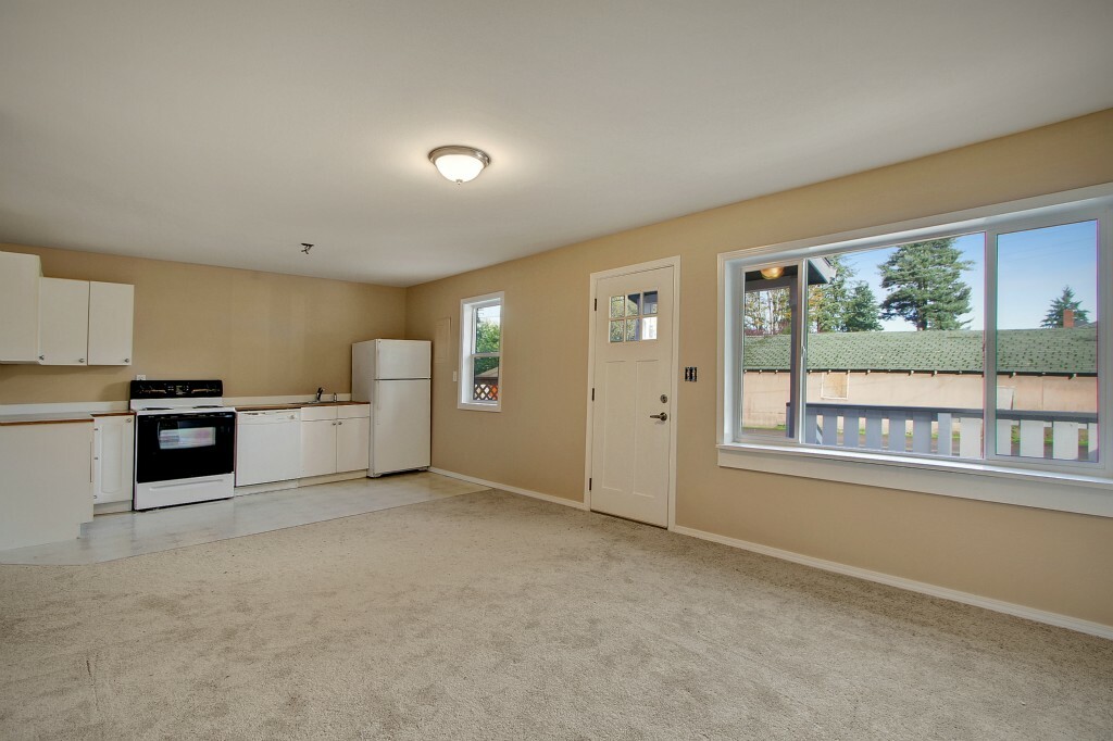 Property Photo: 309 SE Croston Lane WA 98027