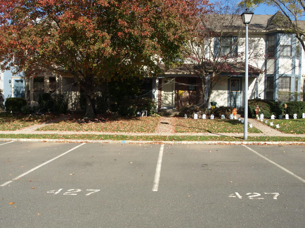 Property Photo:  27 Chadwick Court  NJ 08691 