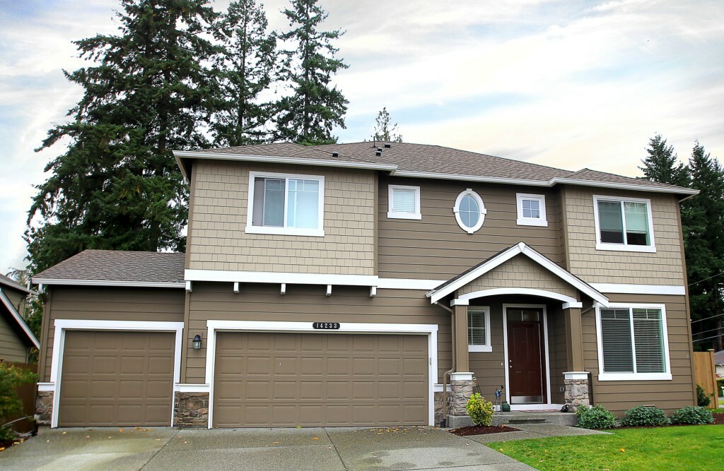 Property Photo: 14233 3rd Ave W WA 98208
