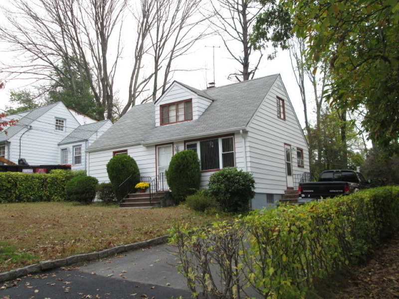 Property Photo:  11 Mayfair Dr  NJ 07052 