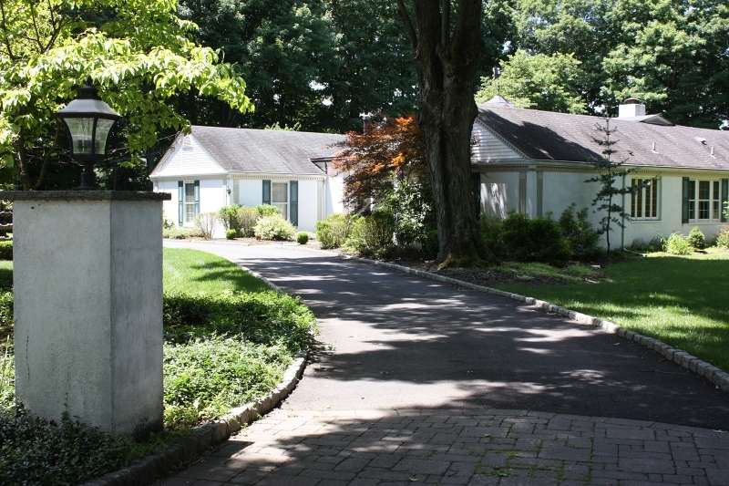 Property Photo:  271 E Saddle River Rd  NJ 07458 