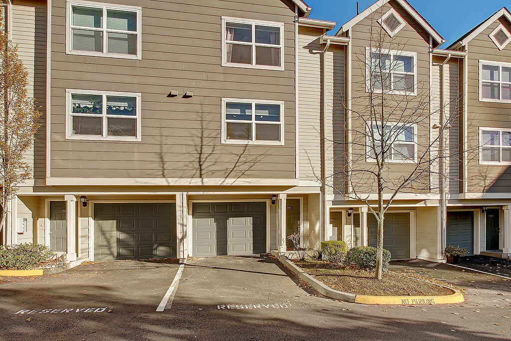 Property Photo:  3116 164th St SW 311  WA 98087 