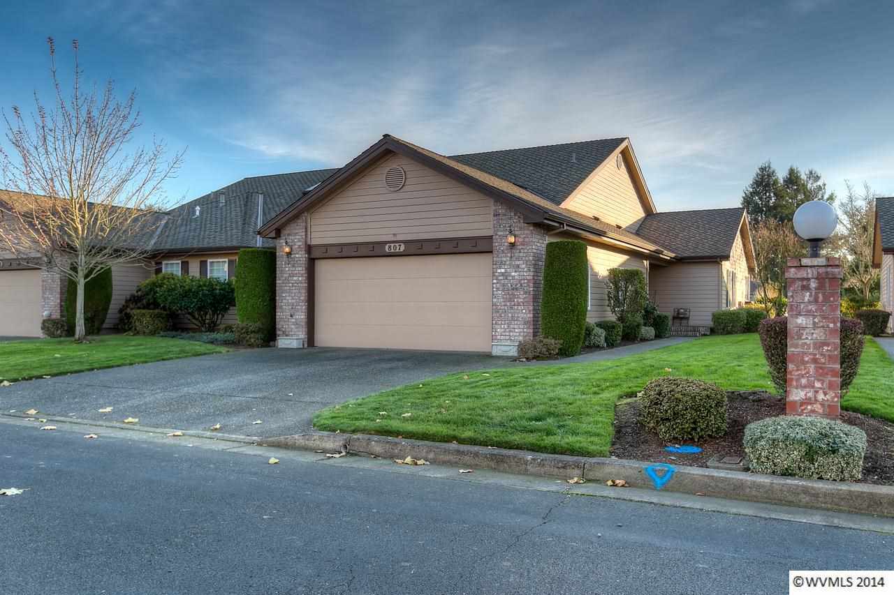 Property Photo: 807 Crenshaw Lp N OR 97303