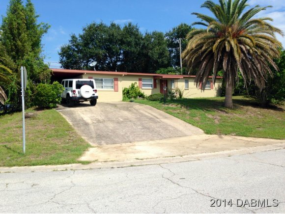 Property Photo: 1001 Shady Park Terrace FL 32117