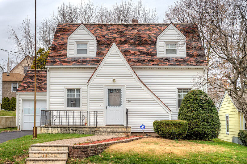 Property Photo:  150 Roosevelt Ave  NJ 07011 