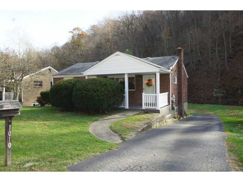Property Photo: 1010 Saxonburg PA 15116