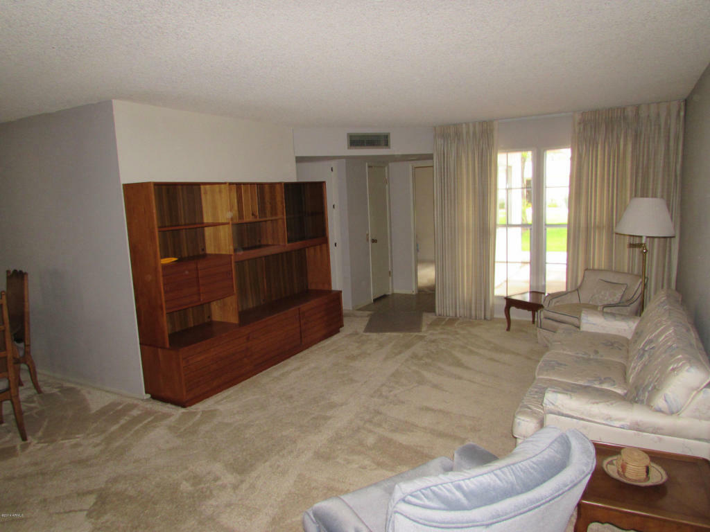Property Photo: 10523 W Palmeras Drive AZ 85373