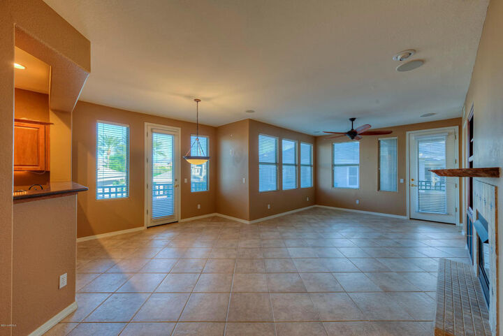 Property Photo: 15221 N Clubgate Drive 2140 AZ 85254