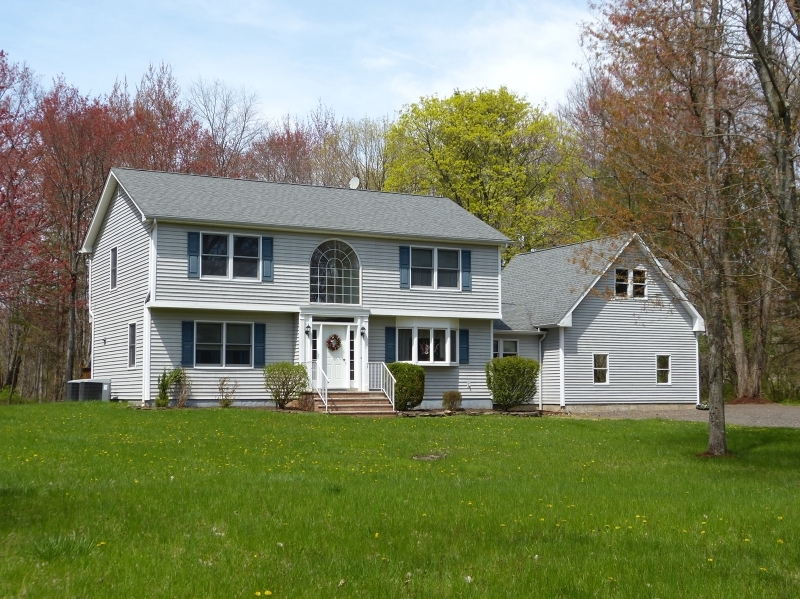 Property Photo:  31 Cedar Rd  NJ 08889 