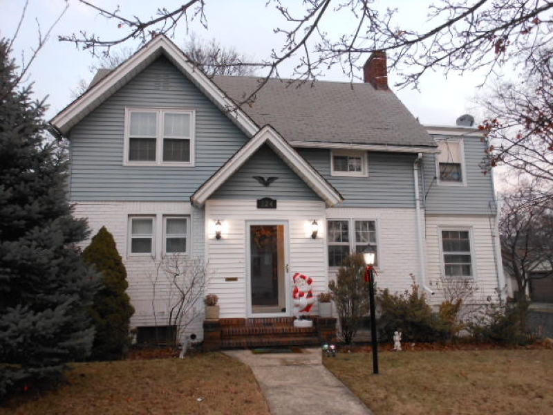 Property Photo:  124 Tappan Ave  NJ 07109 