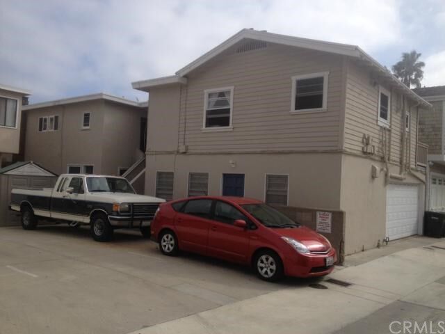 Property Photo: 307 E Edgewater Avenue CA 92661