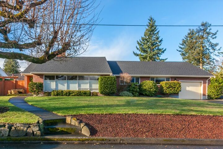 1068 Florence St  Enumclaw WA 98022 photo