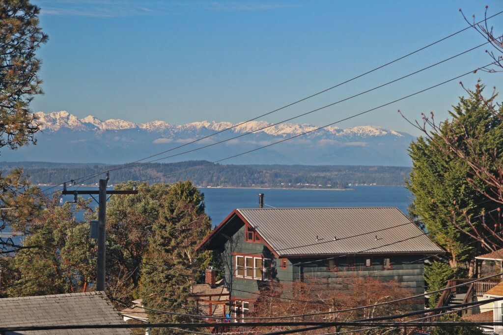 Property Photo:  7232 39th Ave SW  WA 98136 