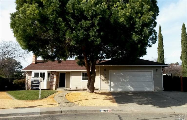 Property Photo: 704 Shamrock Court CA 94533