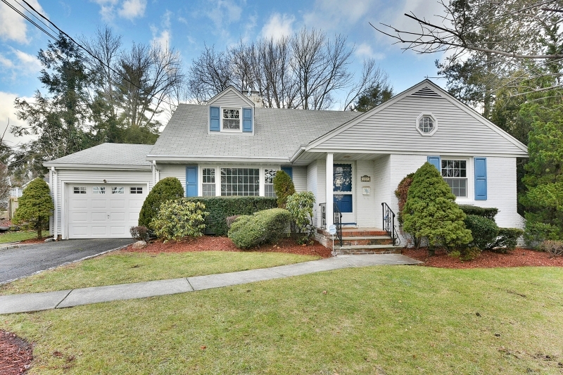 Property Photo: 257 Brookmere Ct NJ 07450
