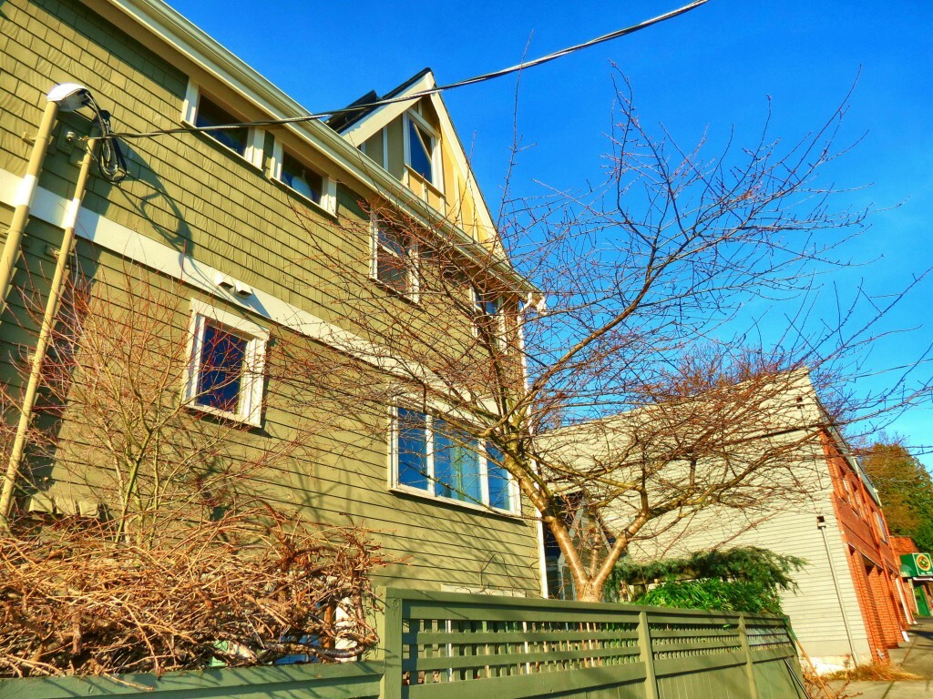 Property Photo: 4421 1st Ave NE WA 98105