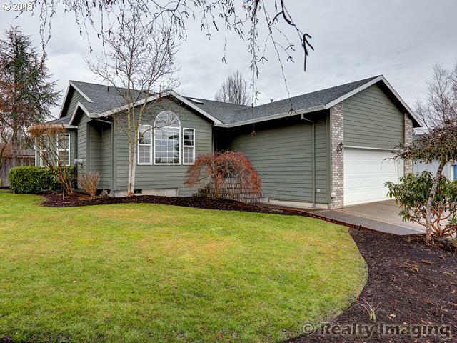 Property Photo: 35015 Ruby Ct OR 97051