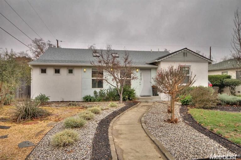 Property Photo: 4917 Helen Way CA 95822