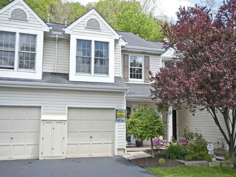 Property Photo:  249 Commons Drive  PA 15139 