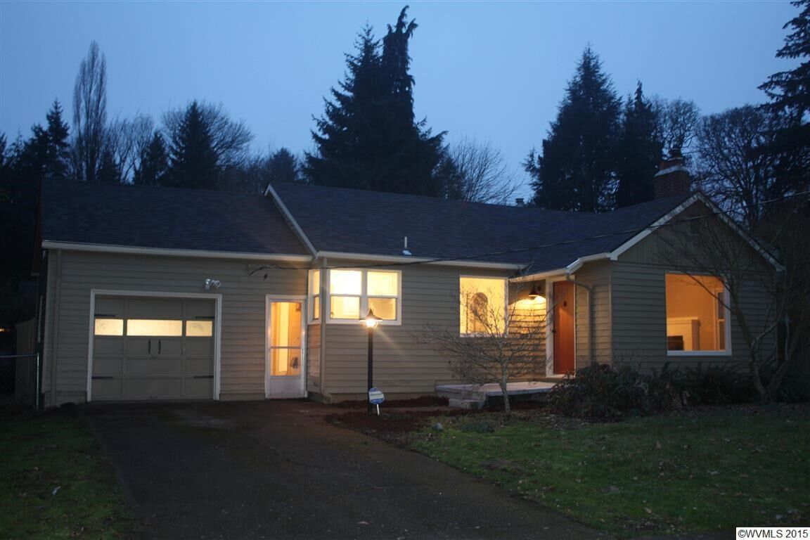 Property Photo: 1010 Electric Av SE OR 97302